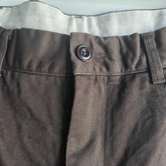 Uniqlo STRAIGHT CHINO PANTS/ Relaxed Fit 35 Waist Dark Brown - Picture 2 of 4